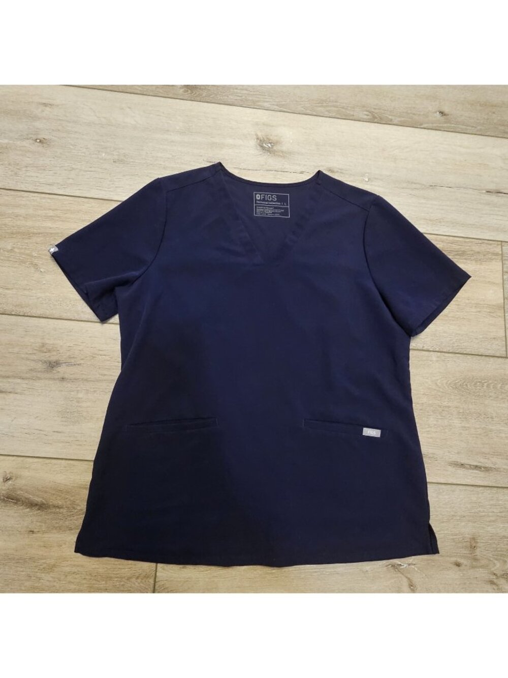 FIGS Technical Collection Casma Three-Pocket V-Neck Scrub Top Navy Blue Size L